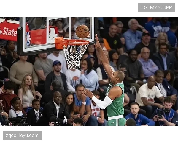 戴维斯边路突破建功，助球队斩获关键胜利状态回暖引关注