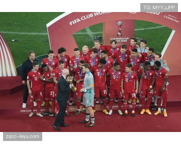 撕开“六冠王”的伪装：拜仁的豪门危机与战术体系失效真相！